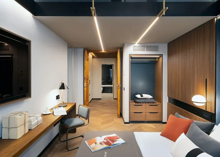 Arts & Crafts Luxury 3*